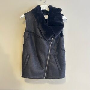 Cupcakes & Cashmere Black Vest Faux Fur Lined Suede Cozy Warm Women’s Small